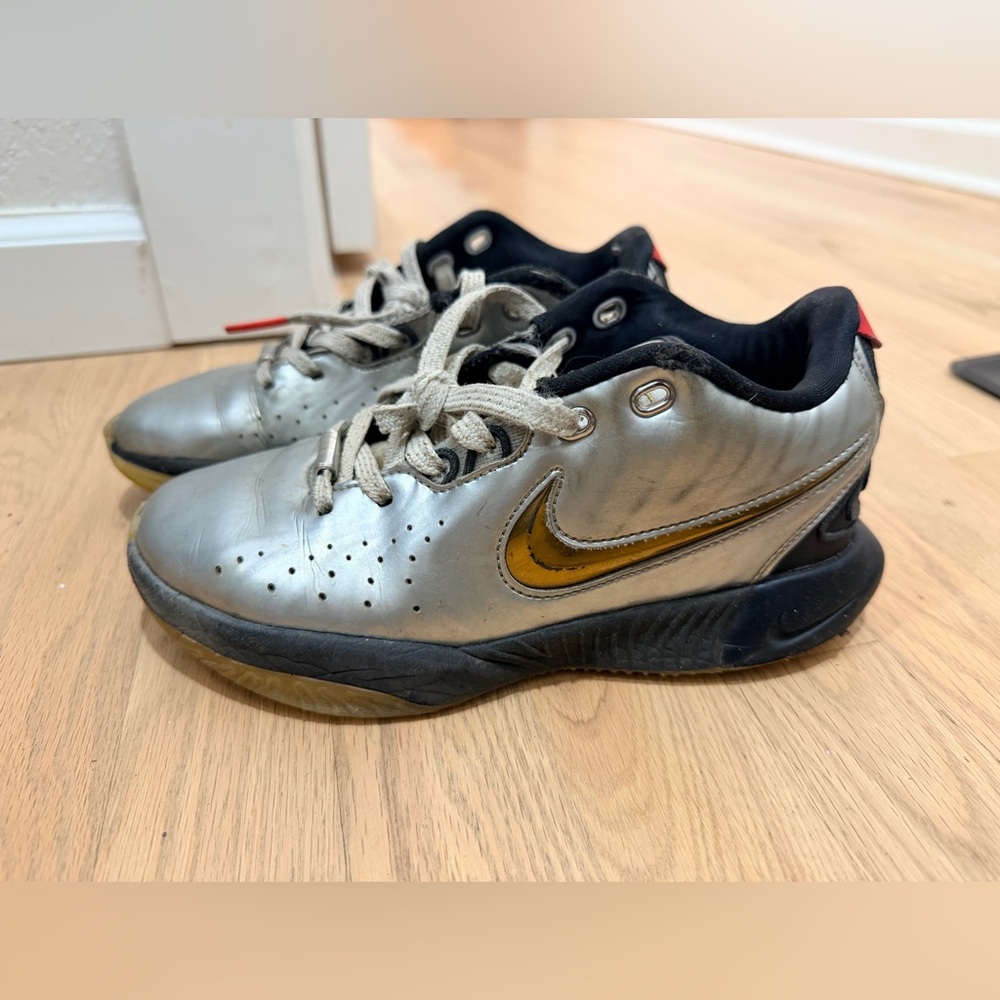 Nike Kids Metallic Silver Sneakers with Gold Swoosh LeBron James